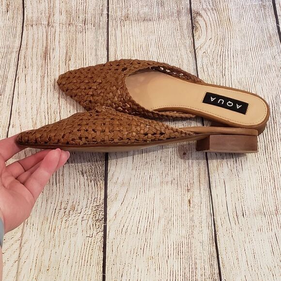 AQUA Leather Slip On - Picture 6 of 9